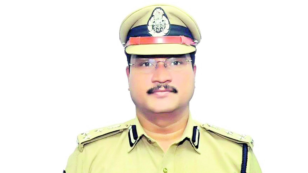 వరంగల్‌ సీపీ బదిలీ