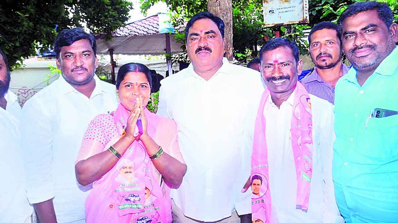 ప్రతిపక్షాలను ప్రజలు విశ్వసించరు