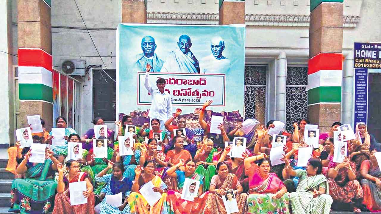 Congress | కాంగ్రెస్లో కొనసాగుతున్న టికెట్ల పంచాయితీ.. చెన్నూర్లో రాహుల్ గాంధీకి నిరసన సెగ