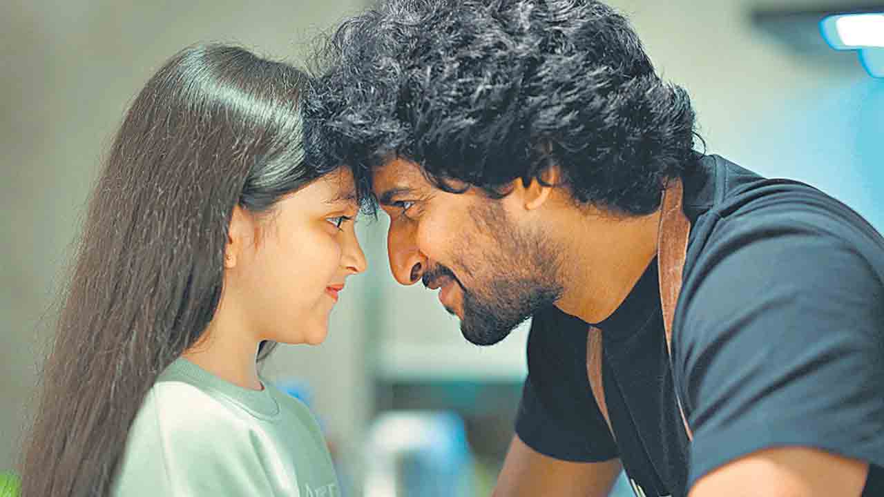 అందాలొలికే గాజు బొమ్మ
