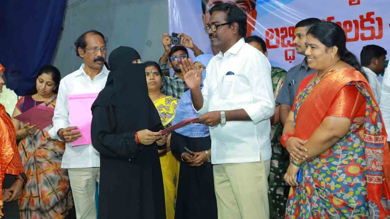 పేదలకు వరం.. గృహలక్ష్మి పథకం