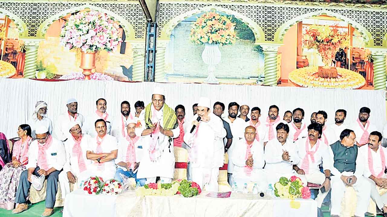 తెలంగాణ జాతిపిత సీఎం కేసీఆర్‌