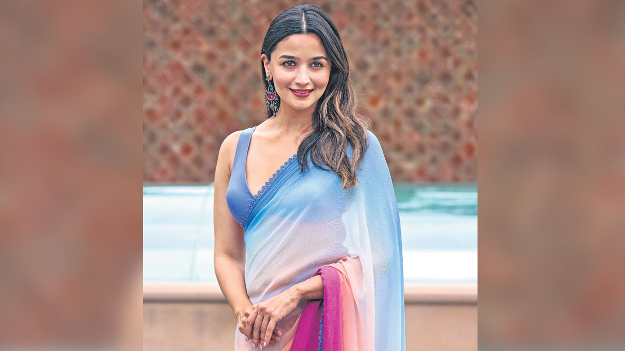 Alia Bhatt | ఆ ముగ్గురి ప్రభావం నా జీవితంపై బలంగా ఉంది..: అలియాభట్‌