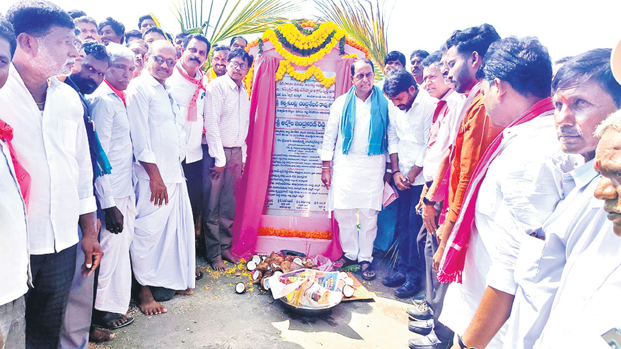 పెన్షన్‌ మరింత పెంచుతాం