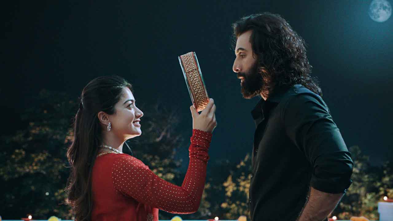 నే వేరే.. అంటూ సంప్రదాయ హద్దుల్ని దాటి