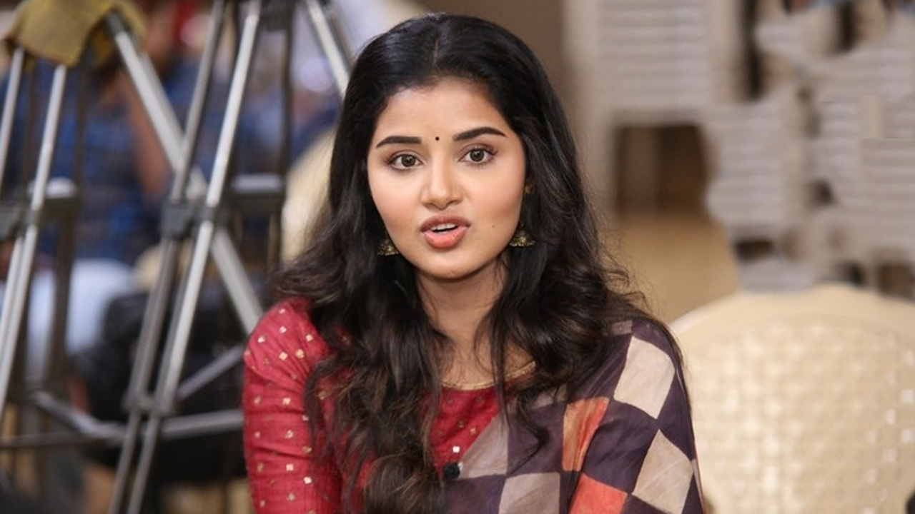 Anupama Parameswaran | హైదరాబాద్‌లో ఉన్నామా? అమెరికాలో ఉన్నామా? అభివృద్ధికి ఫిదా అయిన అనుపమ