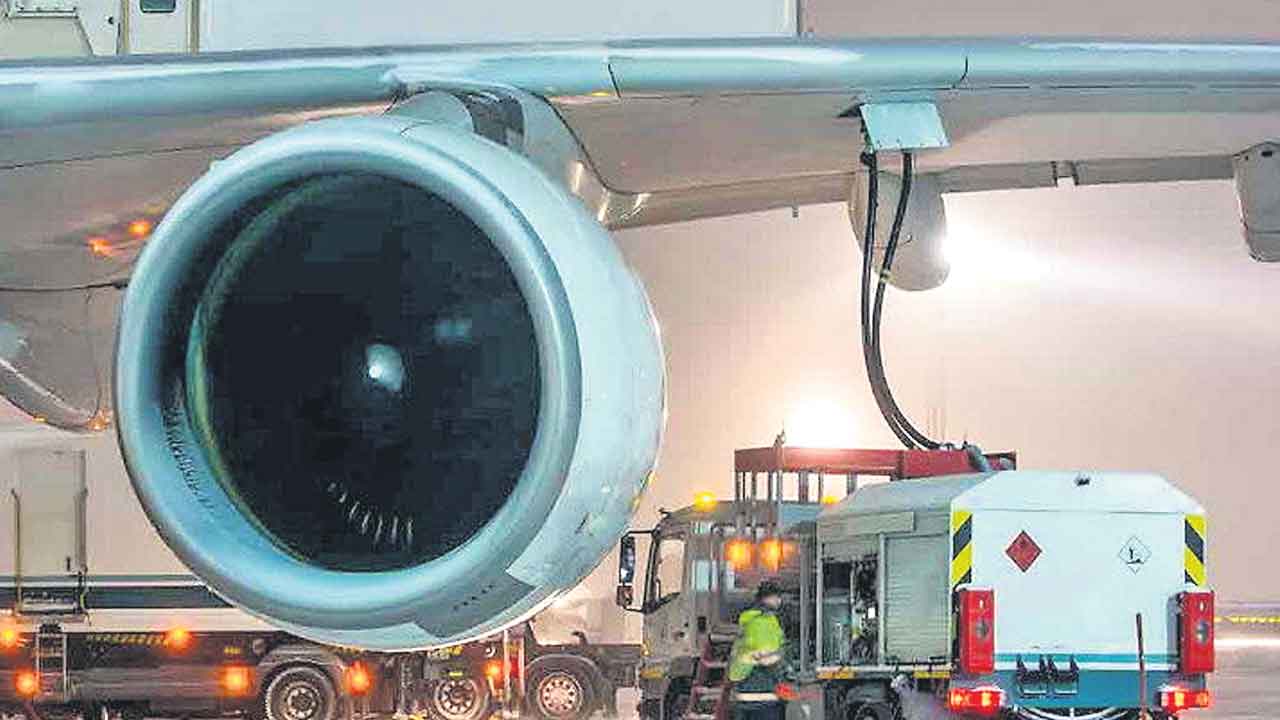 విమాన ప్రయాణికులపై ఏటీఎఫ్‌ పిడుగు