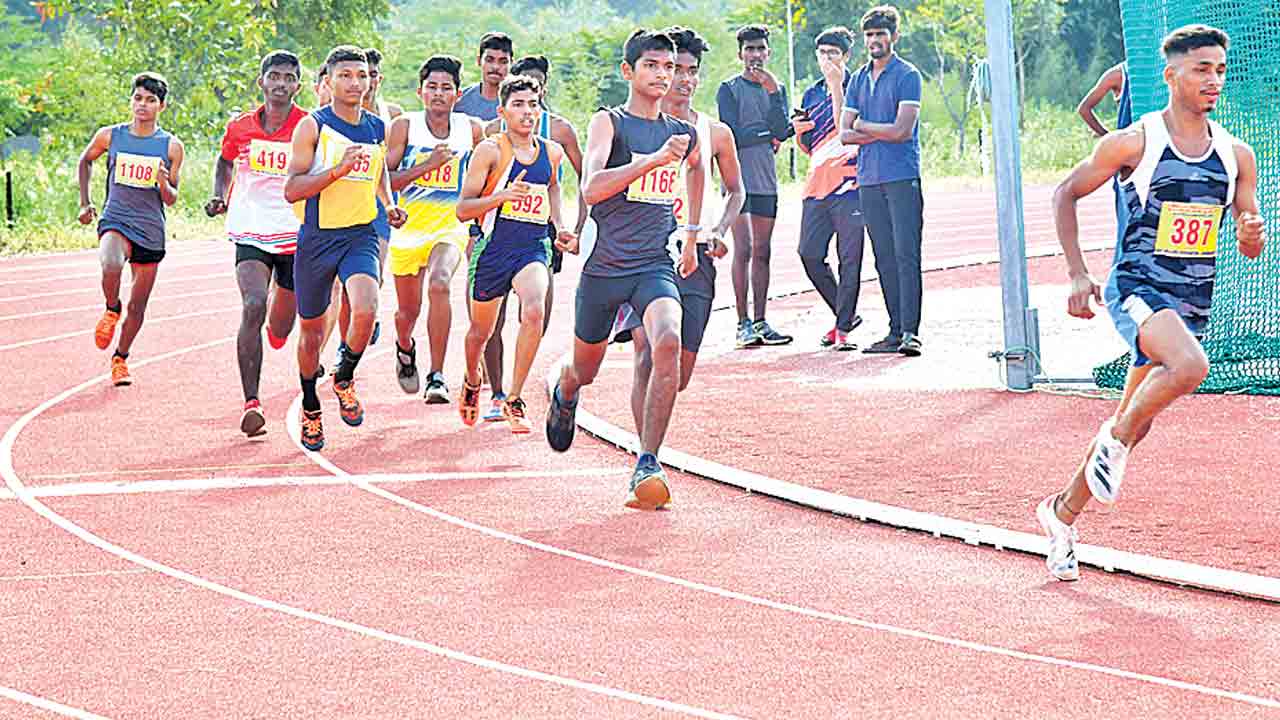 అట్టహాసంగా రాష్ట్ర స్థాయి అథ్లెటిక్స్‌ చాంపియన్‌షిప్‌ పోటీలు షురూ