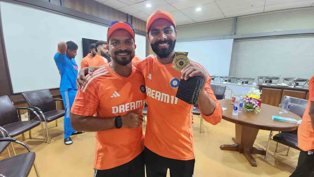 Ravindra Jadeja | రవీంద్ర జడేజాకు బెస్ట్ ఫీల్డర్ అవార్డు.. వీడియో వైర‌ల్