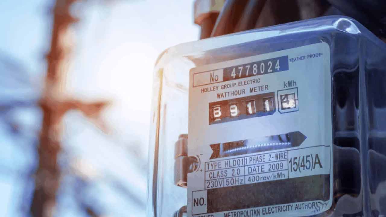 Andhra Pradesh | నెల రోజుల‌కు రూ. కోటి క‌రెంట్ బిల్.. షాకైన బంగారం దుకాణం య‌జ‌మాని