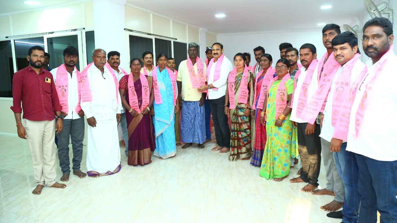 MLA Mallaiah Yadav | ఎమ్మెల్యే బొల్లం మల్లయ్య యాదవ్ సమక్షంలో బీఆర్‌ఎస్‌లో చేరికలు