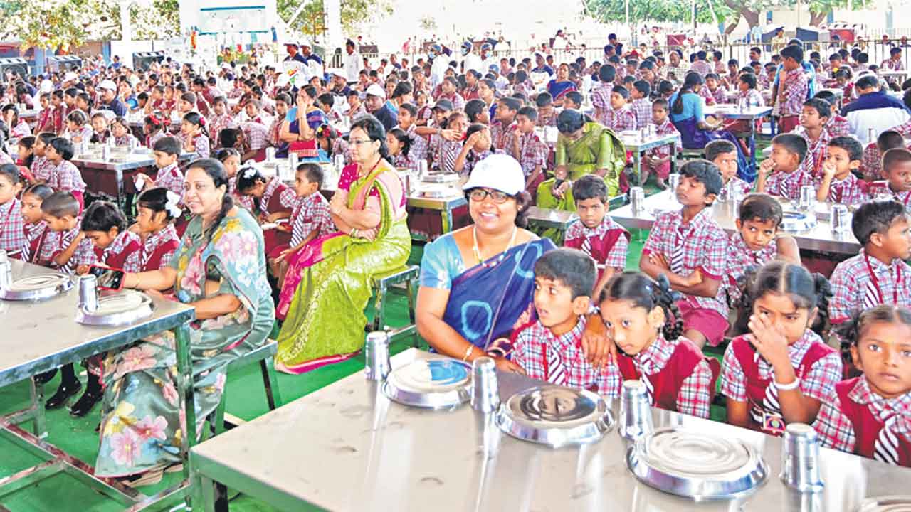 బడి పిల్లల భవితకు వరం సీఎం బ్రేక్‌ఫాస్ట్‌