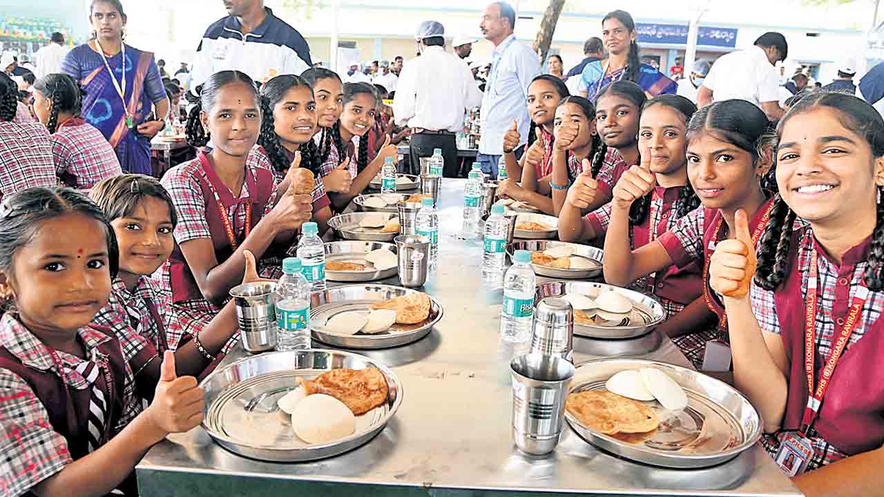CM Breakfast | 3 శాఖలకు సీఎం బ్రేక్‌ఫాస్ట్‌ పథకం పర్యవేక్షణ బాధ్యతల.. త్వరలో మధ్యాహ్న భోజన కార్మికులకు శిక్షణ