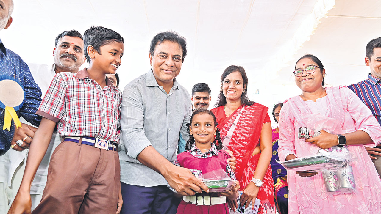 అమ్మలా.. కమ్మగా.. ముఖ్యమంత్రి అల్పాహార పథకం