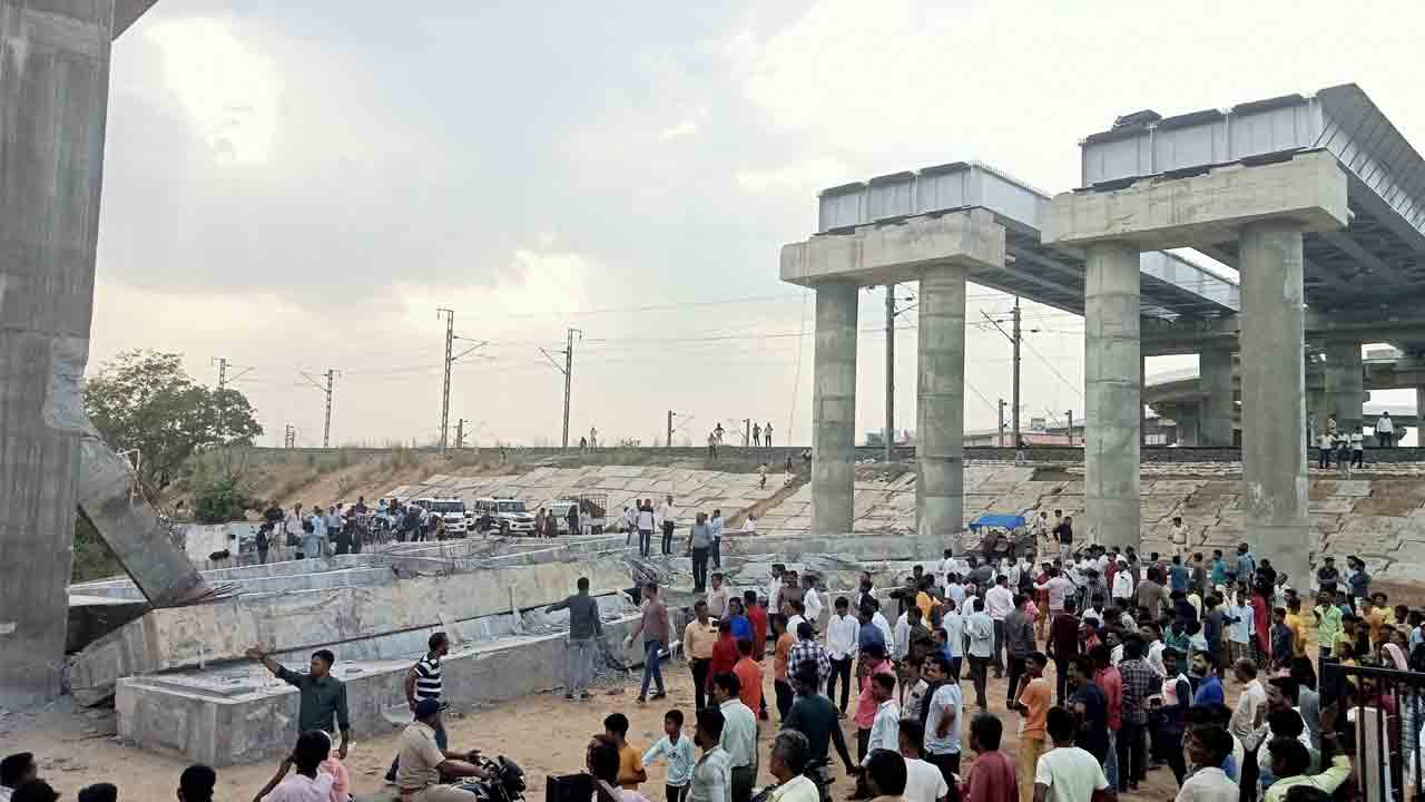 Gujarat | బీజేపీపాలిత గుజరాత్‌లో కూలిన రైల్వే వంతెన.. 22 నెలల్లో కూలిపోయిన పది బ్రిడ్జీలు