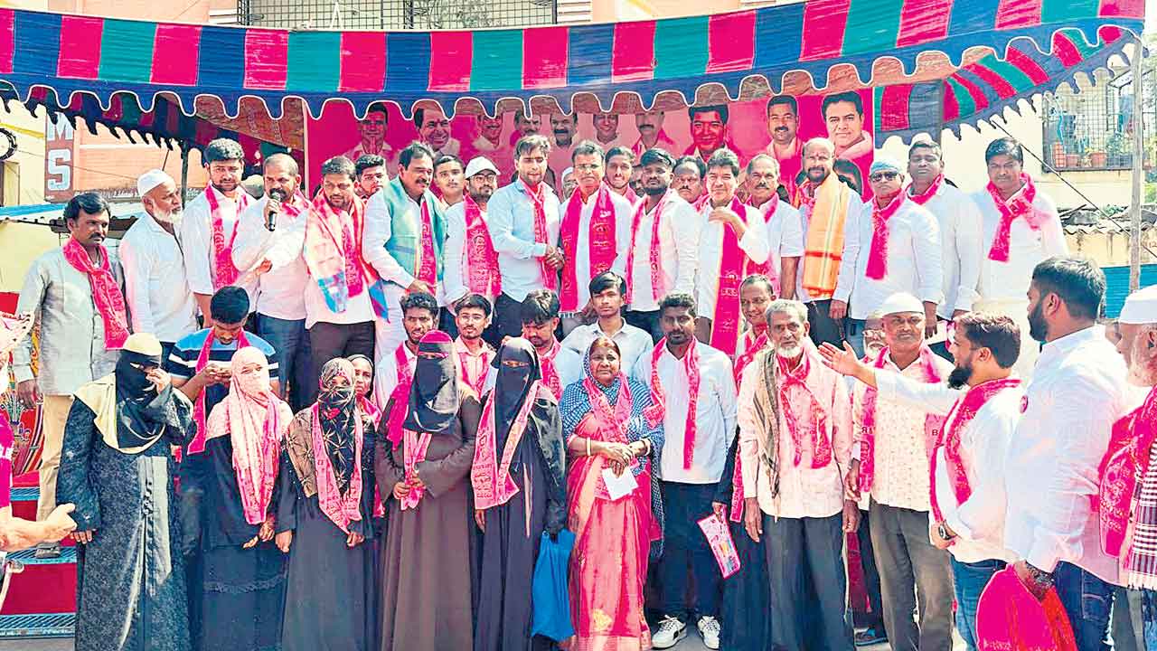 ఇంటింటికీ బీఆర్‌ఎస్‌ మ్యానిఫెస్టో