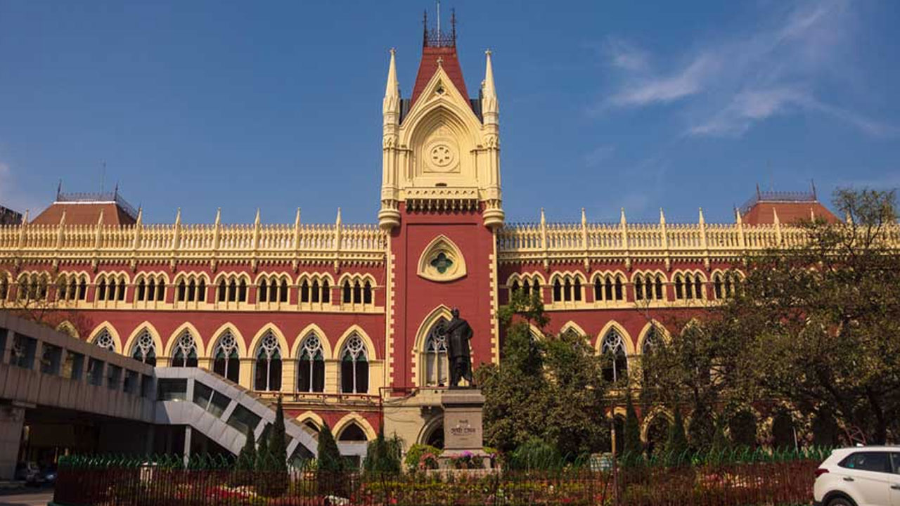 Calcutta High Court: అమ్మాయిలు లైంగిక కోర్కెల‌ను నియంత్రించుకోవాలి: క‌ల్‌క‌త్తా హైకోర్టు