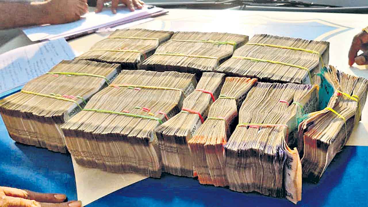 Elections Code | బాలానగర్‌లో రూ.52.50లక్షల నగదు సీజ్‌