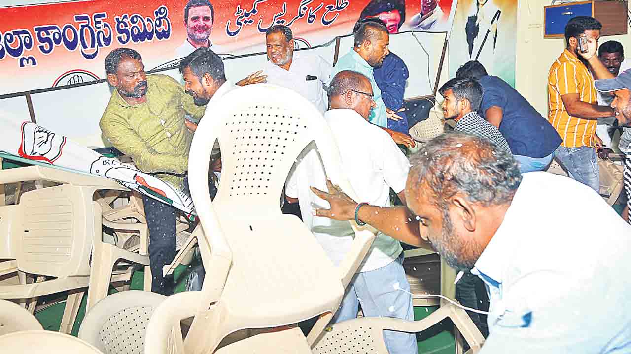 కాంగ్రెస్‌లో రగులుతున్న అసంతృప్తి