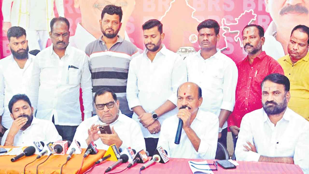 ఆశీర్వదించండి.. అండగా ఉండి సేవచేస్తా