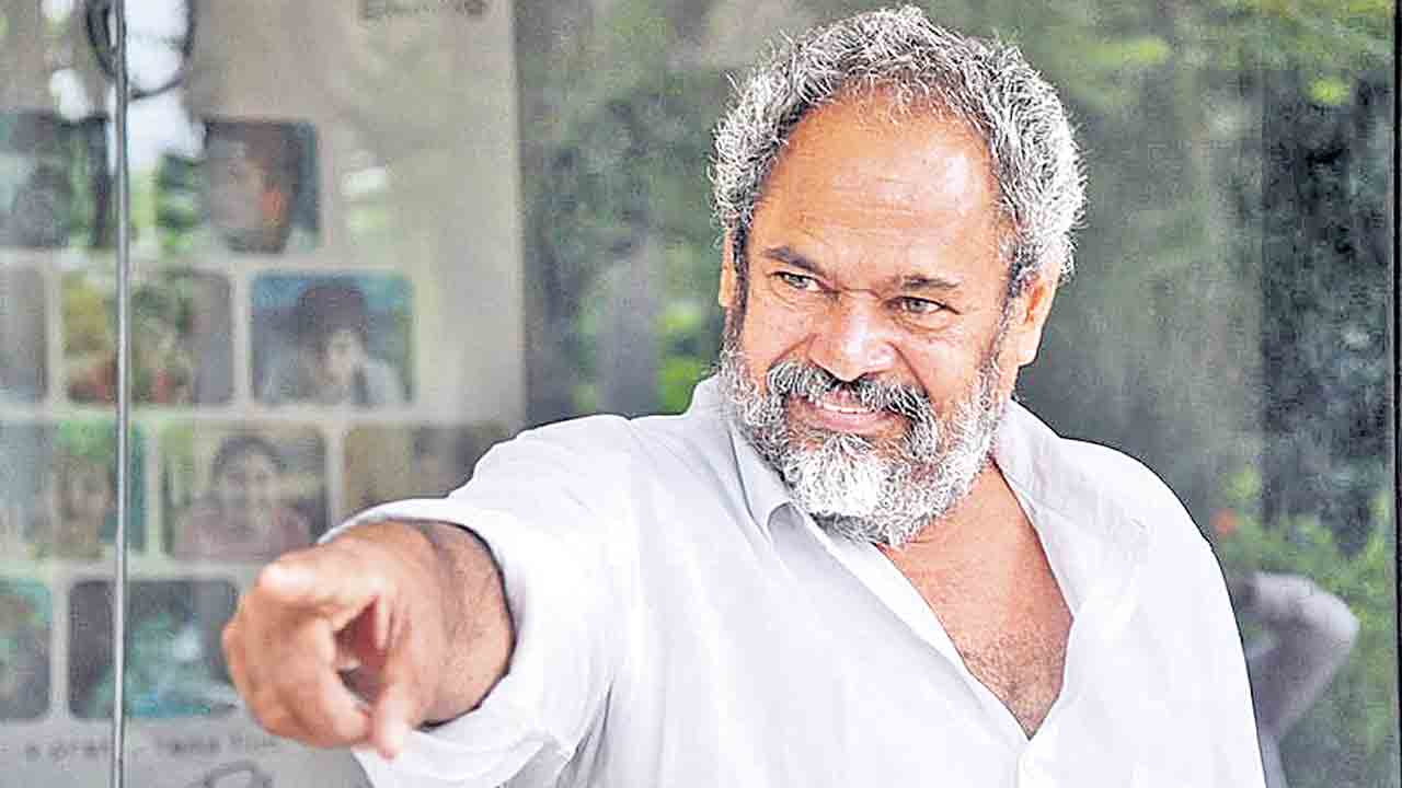 ప్రశ్నించే ‘యూనివర్సిటీ’