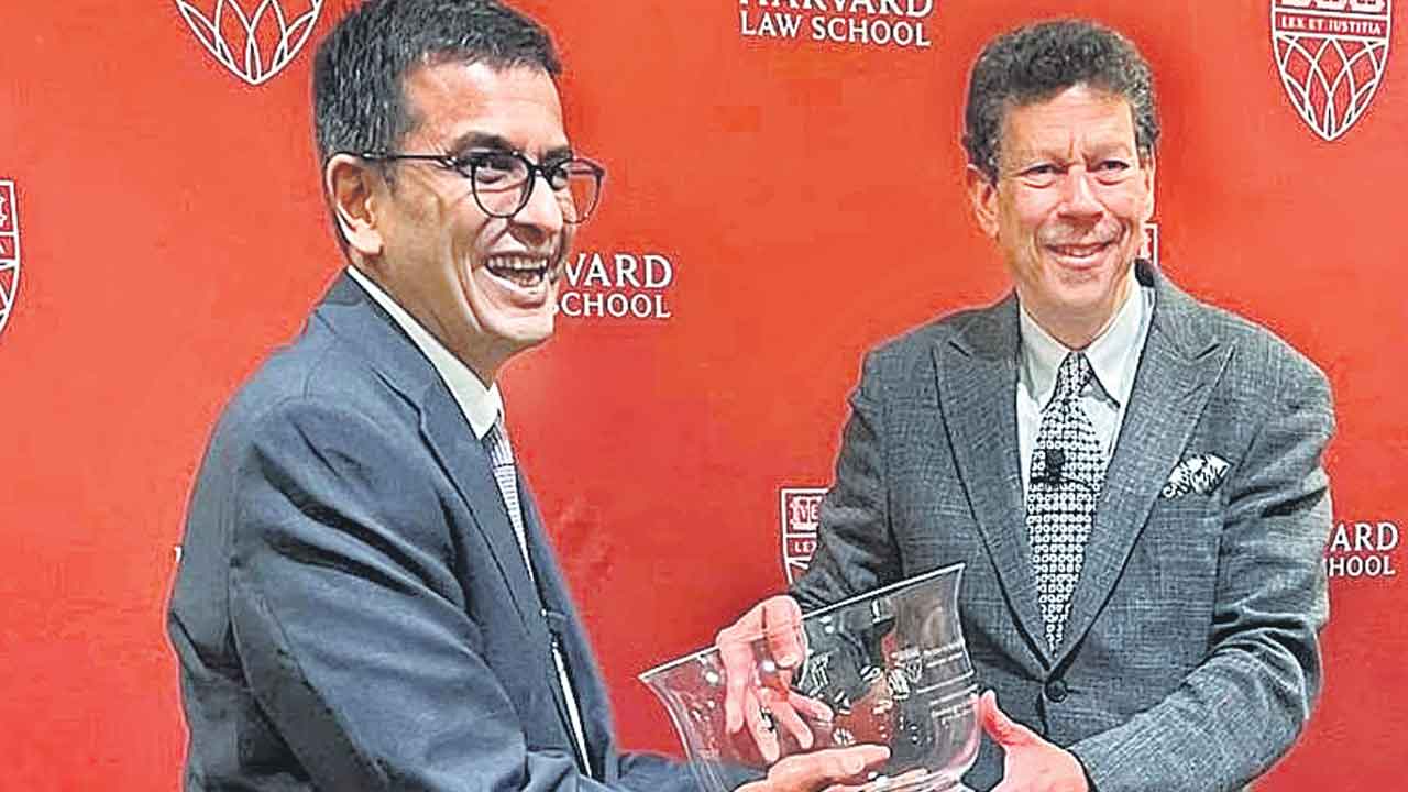 సీజేఐకి హార్వర్డ్‌ లా స్కూల్‌ పురస్కారం