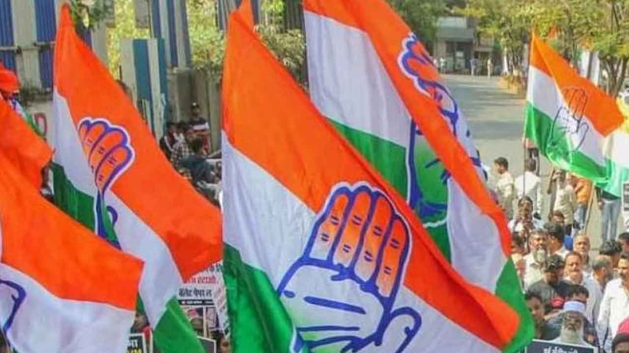 పాలకుర్తి కాంగ్రెస్‌ అభ్యర్థి ఓటు హక్కుపై పిటిషన్‌