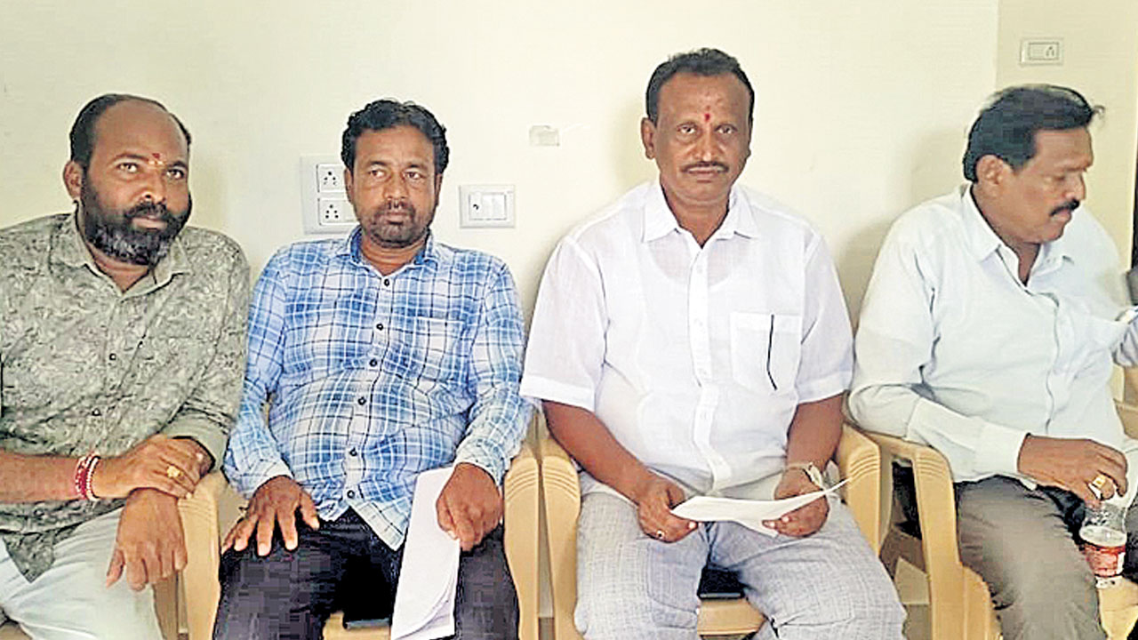 కాంగ్రెస్‌లో కొనసాగుతున్న రాజీనామాల పర్వం