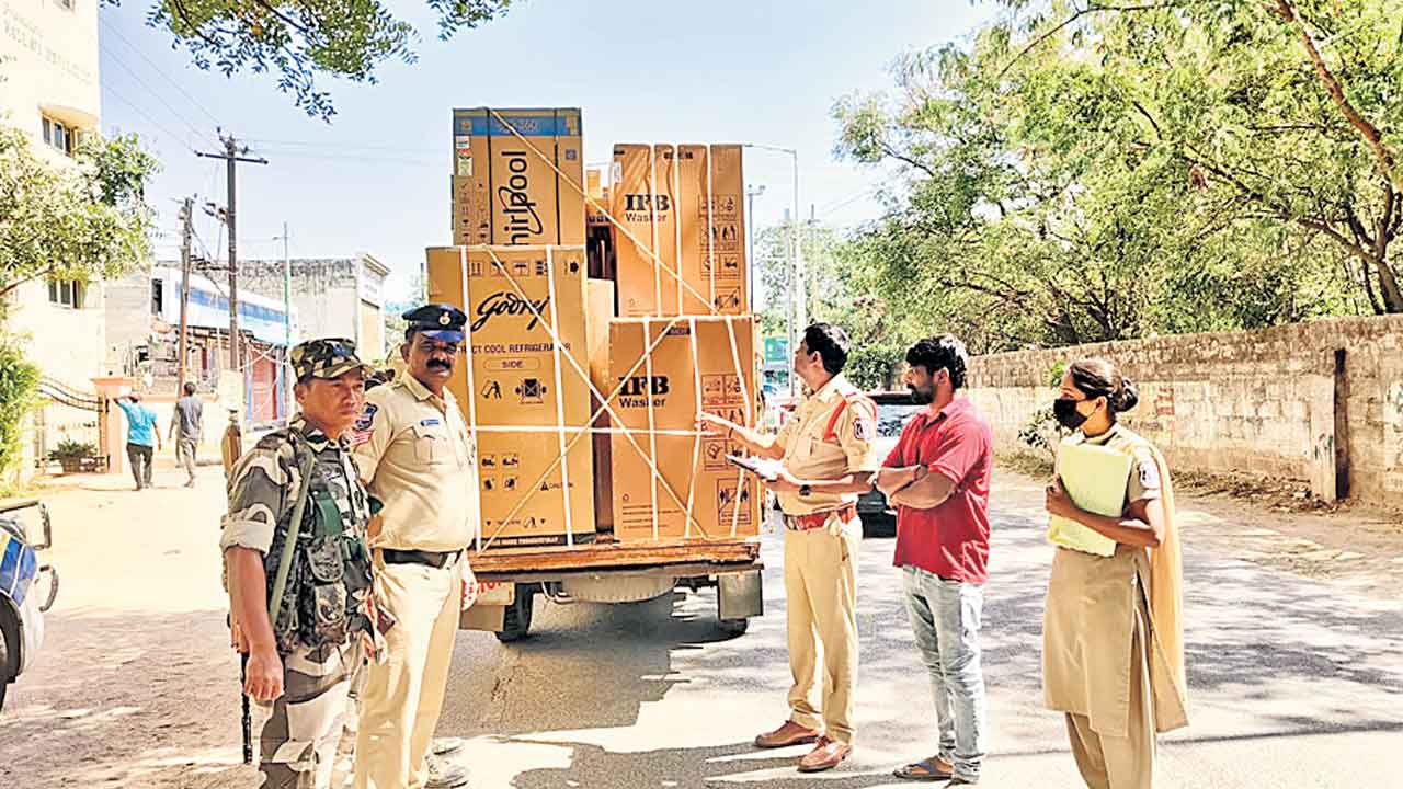 పకడ్బందీగా ఎన్నికల బందోబస్తు