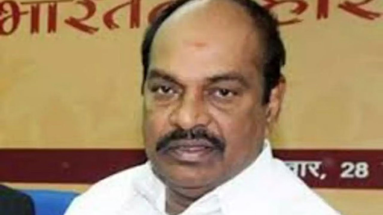 తమిళనాడు ఎంపీ ఇంటిపై ఐటీ దాడులు