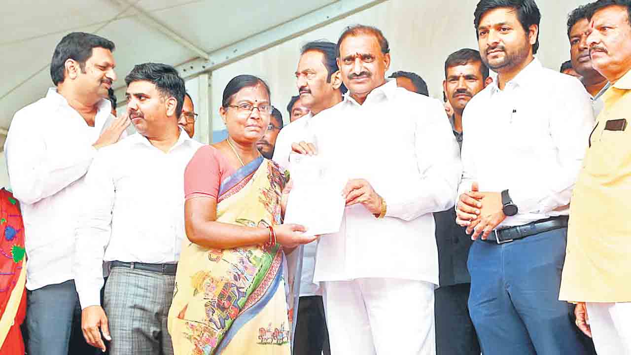 గేటెడ్‌ కమ్యూనిటీ స్థాయిలో డబుల్‌ బెడ్రూంలు