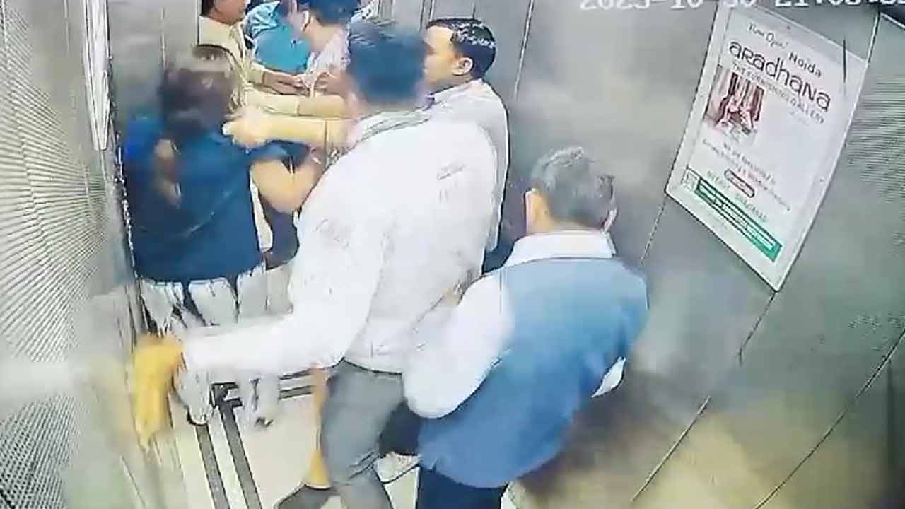 Dog Issue: లిఫ్ట్‌లో కుక్క‌ను తీసుకెళ్ల‌డాన్ని అడ్డుకున్న వ్య‌క్తిపై మ‌హిళ దాడి.. వీడియో