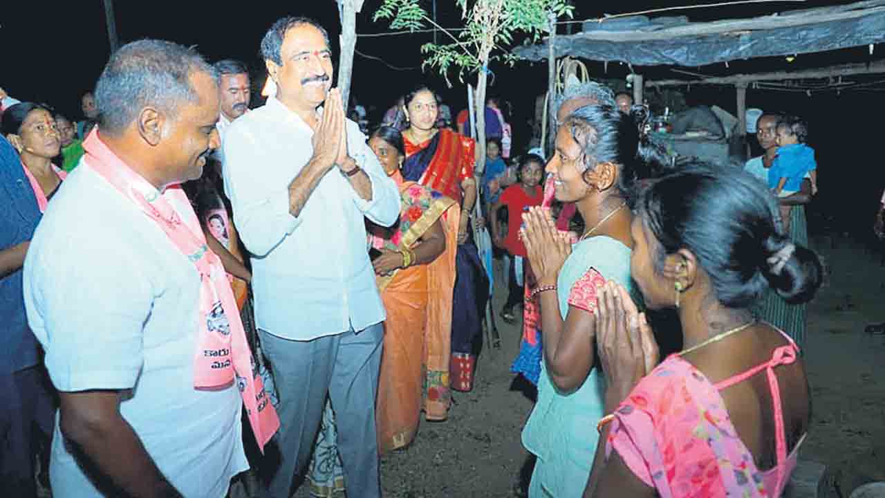 పనిచేసే ప్రభుత్వానికే పట్టంగట్టాలి