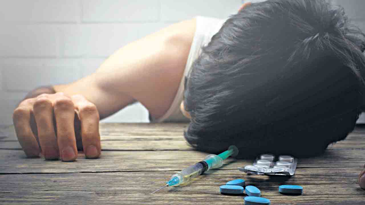 మేము అమాయకులమంటూ.. బుకాయింపు