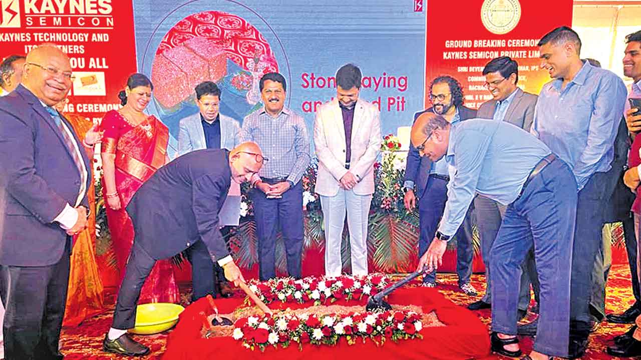 ఎలక్ట్రానిక్‌ హబ్‌ @కొంగరకలాన్‌