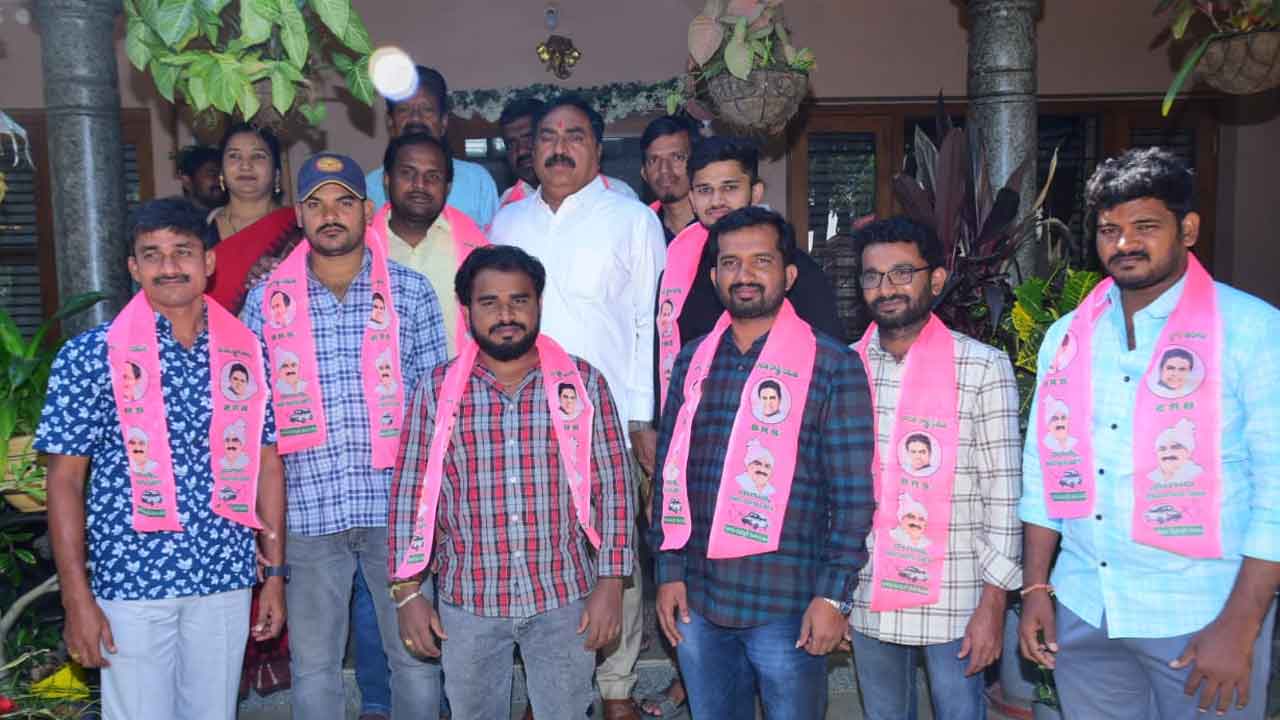 Minister Errabelli | మంత్రి ఎర్రబెల్లికి మద్దతు తెలిపిన ఆరెగూడెం గ్రామస్తులు