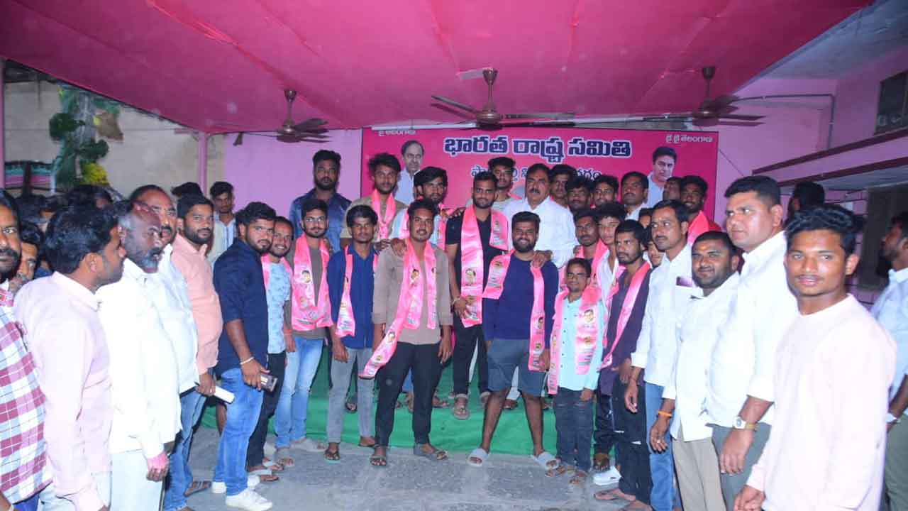 Minister Errabelli | మంత్రి ఎర్రబెల్లి సమక్షంలో బీఆర్‌ఎస్‌లో చేరికలు