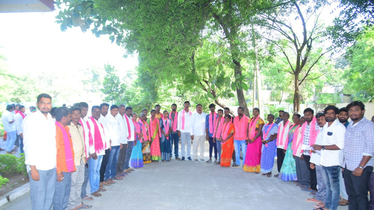 Minister Errabelli | మంత్రి ఎర్రబెల్లి సమక్షంలో కాంగ్రెస్‌ నుంచి బీఆర్‌ఎస్‌లో చేరికలు