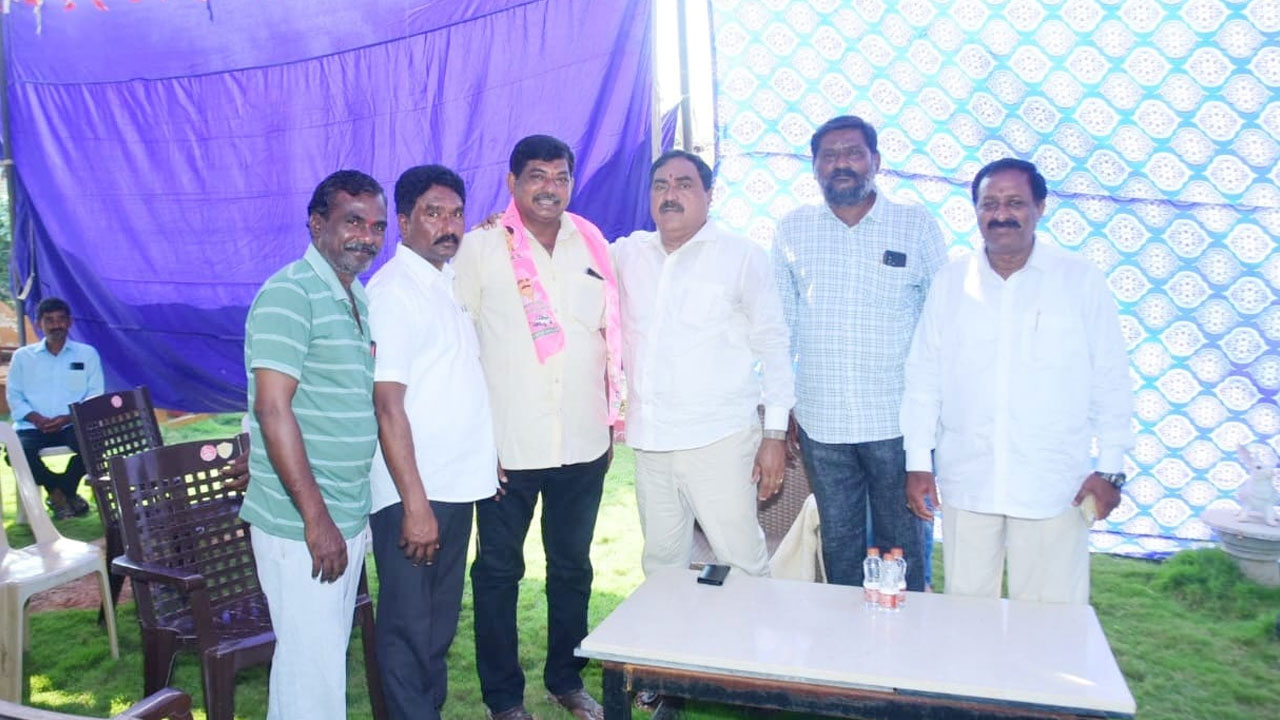 Minister Errabelli | మంత్రి ఎర్రబెల్లి సమక్షంలో బీఆర్‌ఎస్‌లో చేరిన కాంగ్రెస నాయకులు