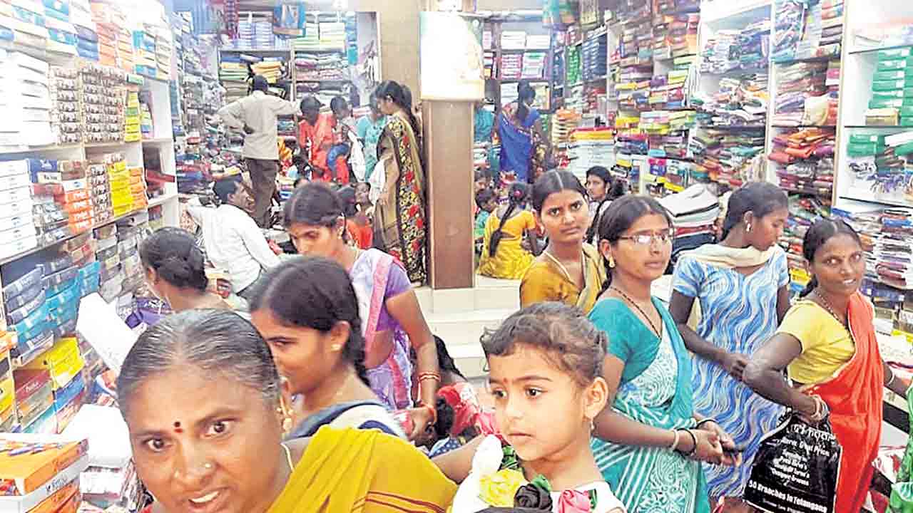 బతుకమ్మ, దసరా పండుగలు..సందడే సందడి