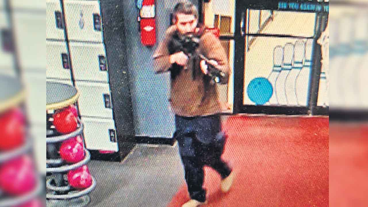 అమెరికాలో దారుణం.. దుండగుడి కాల్పుల్లో 18 మంది దుర్మరణం