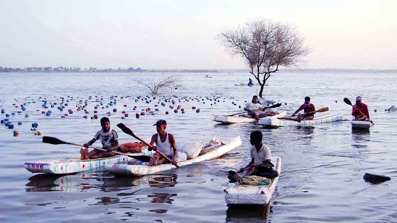 Fish seeds | చెరువుల నిండుగా చెపల పండుగ.. సర్కారు సహకారంతో మత్స్యకార కుటుంబాల్లో ఆనందం