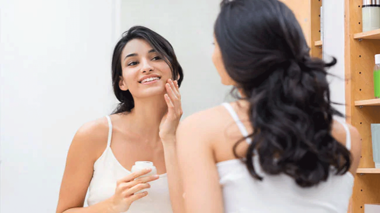 Health Tips | ఈ ఆహారం దూరం పెడితే మెరిసే చ‌ర్మం సొంతం