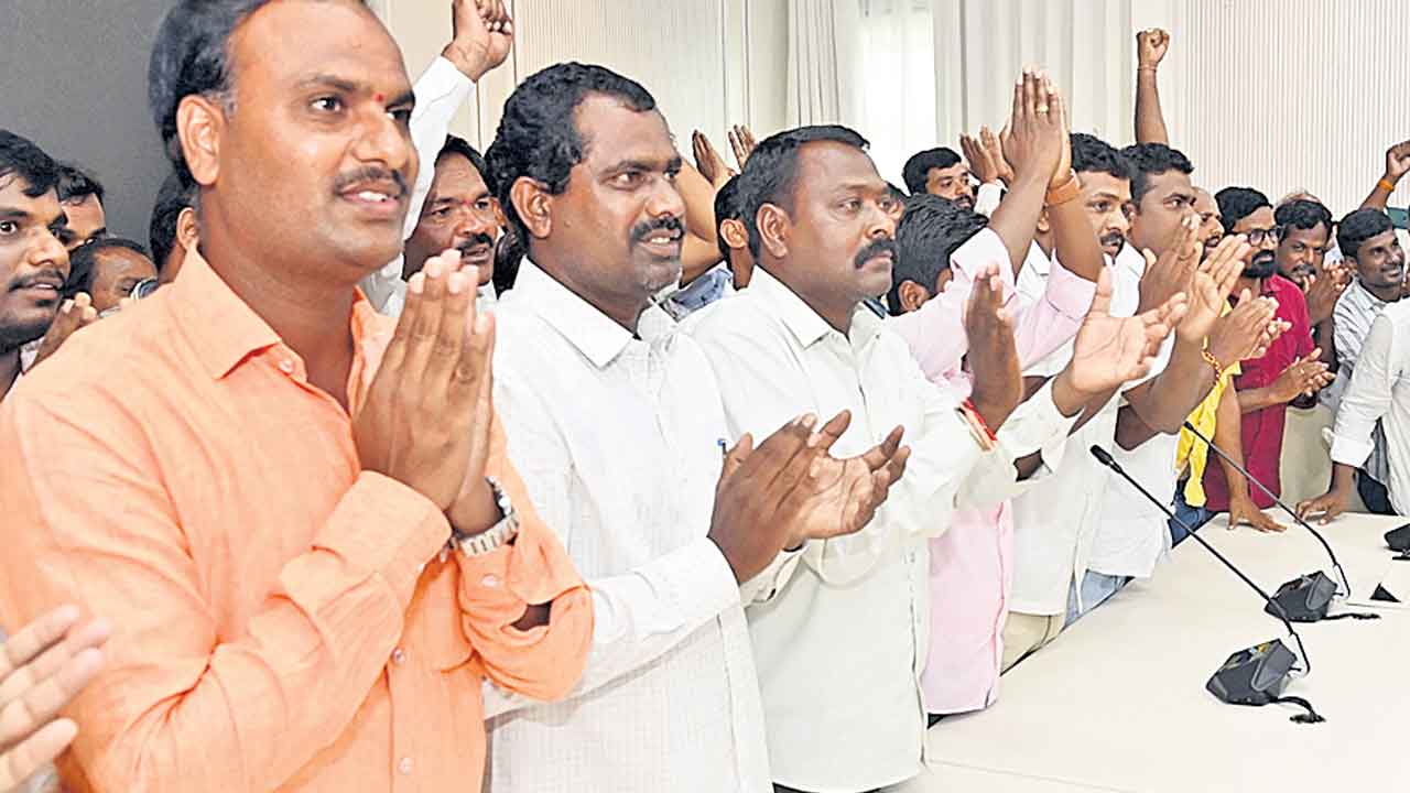 ఇది కదా ఫ్రెండ్లీ గవర్నమెంట్?