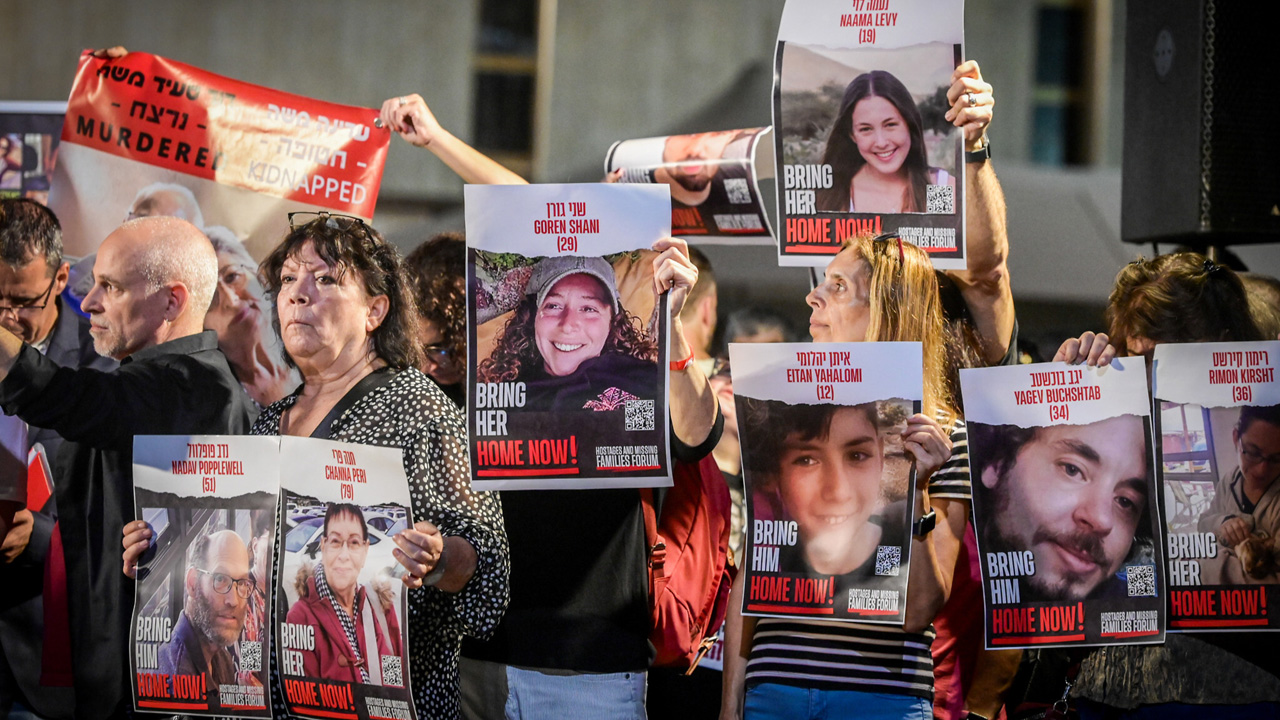 Israeli – Hamas | మా పిల్ల‌లంద‌ర్నీ విడిపించండి.. ఇజ్రాయేల్ ప్ర‌ధానితో గాజా బంధీల కుటుంబాల మొర‌