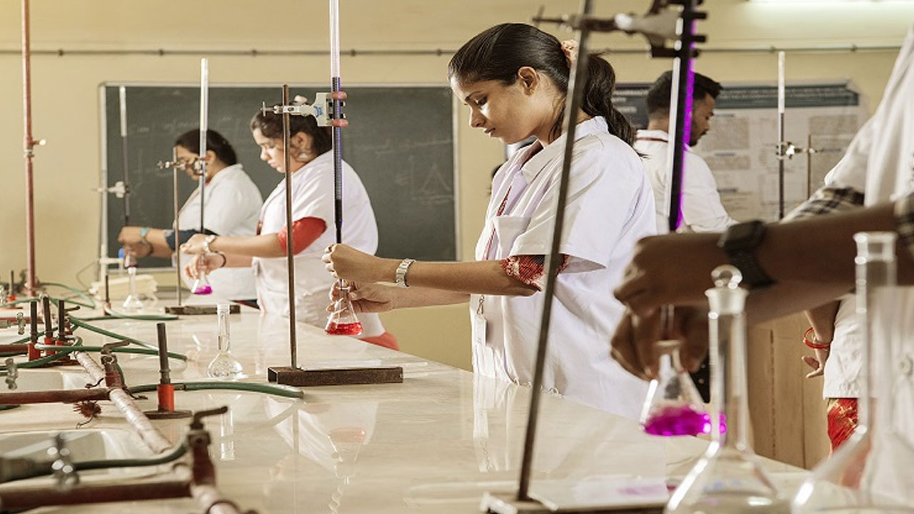 గీతం వర్సిటీకి 13.69 కోట్ల గ్రాంట్‌