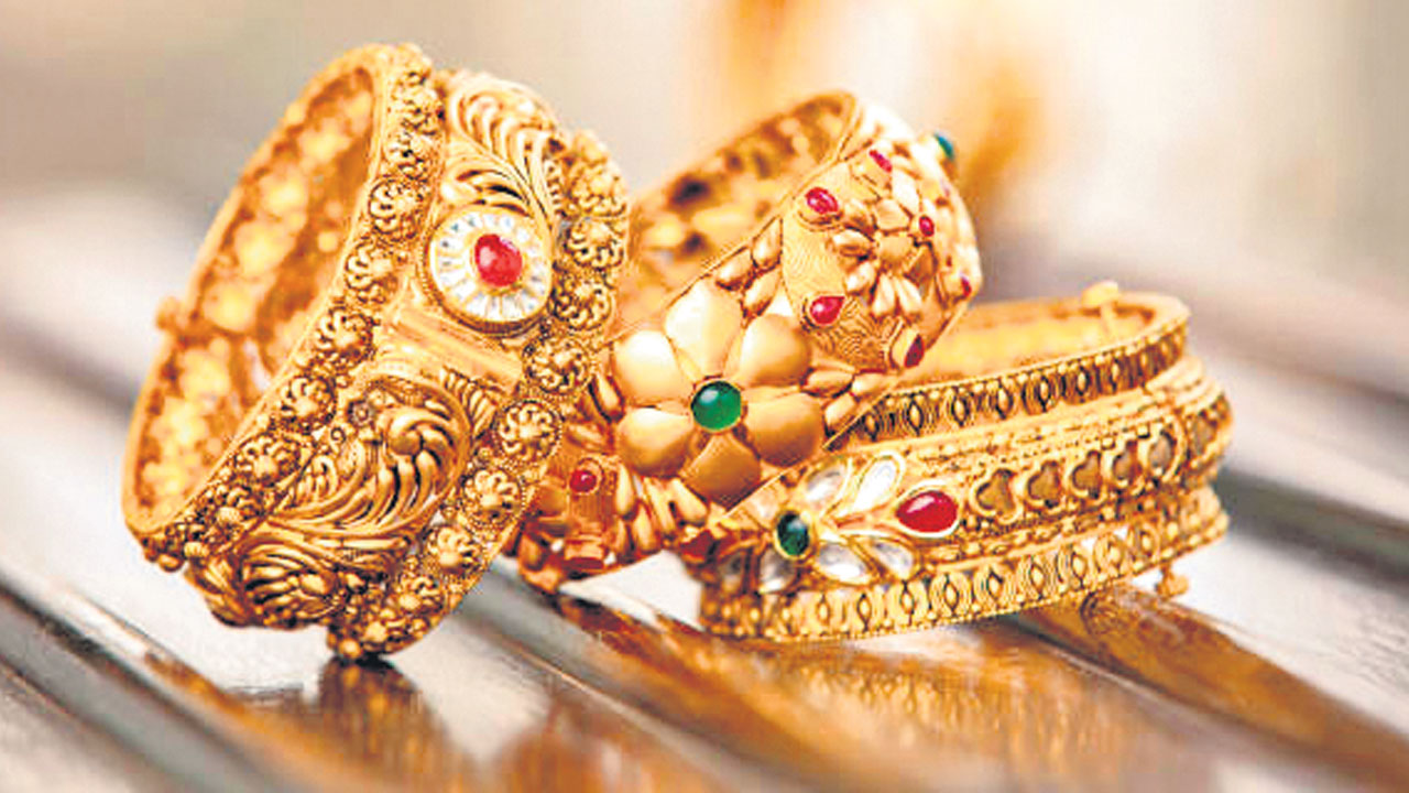 Gold Rates | రూ.61వేల దిగువకు తులం బంగారం.. వెండిదీ అదే బాట..