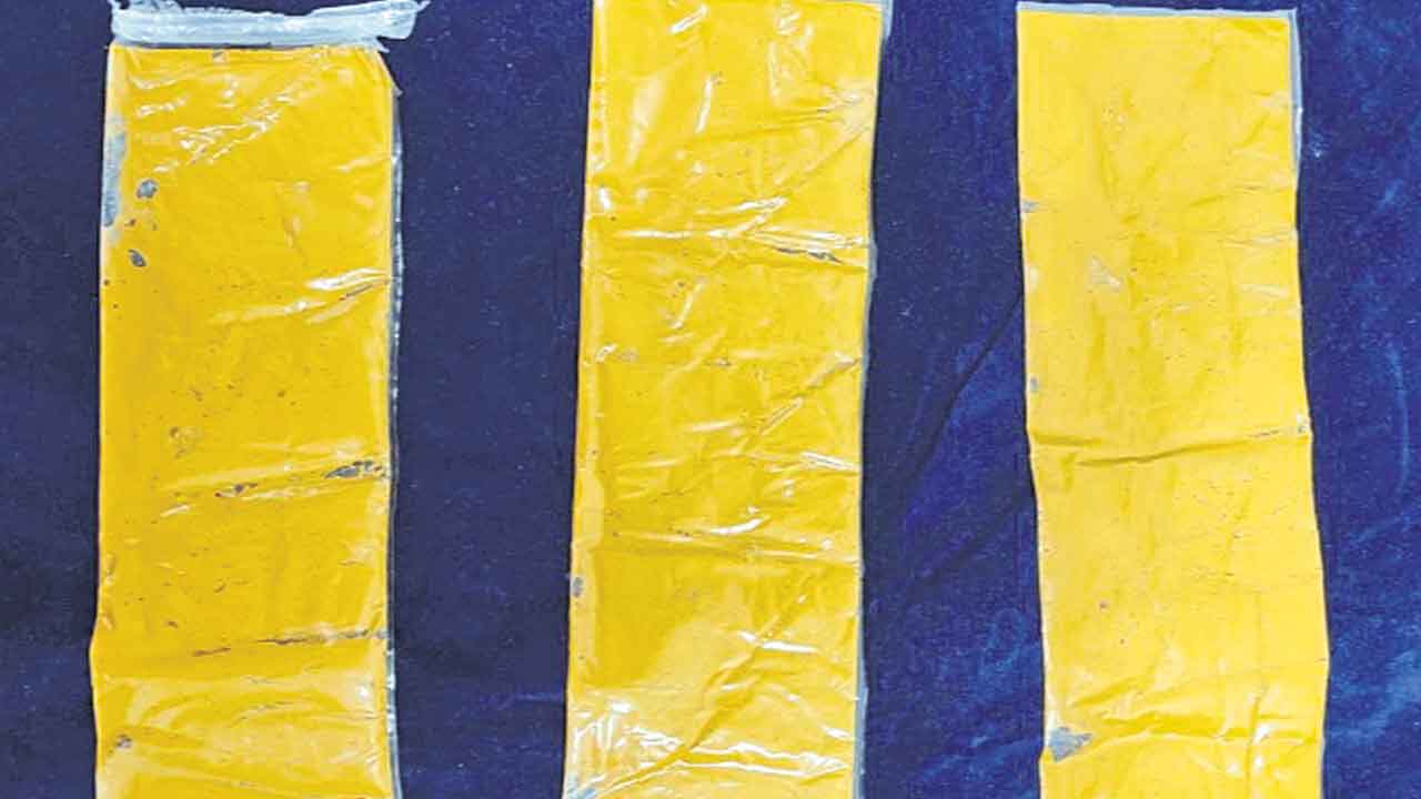 శంషాబాద్‌ ఎయిర్‌పోర్టులో బంగారం పట్టివేత