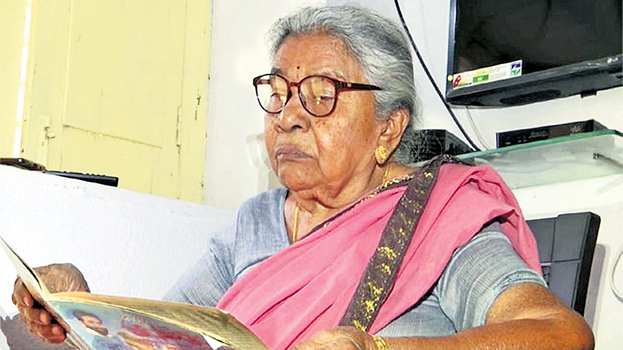 Gurrala Sarojanamma | భర్త, పిల్లలు లేని ఆ పెద్దమ్మకు సమాజమే కుటుంబంగా మారింది