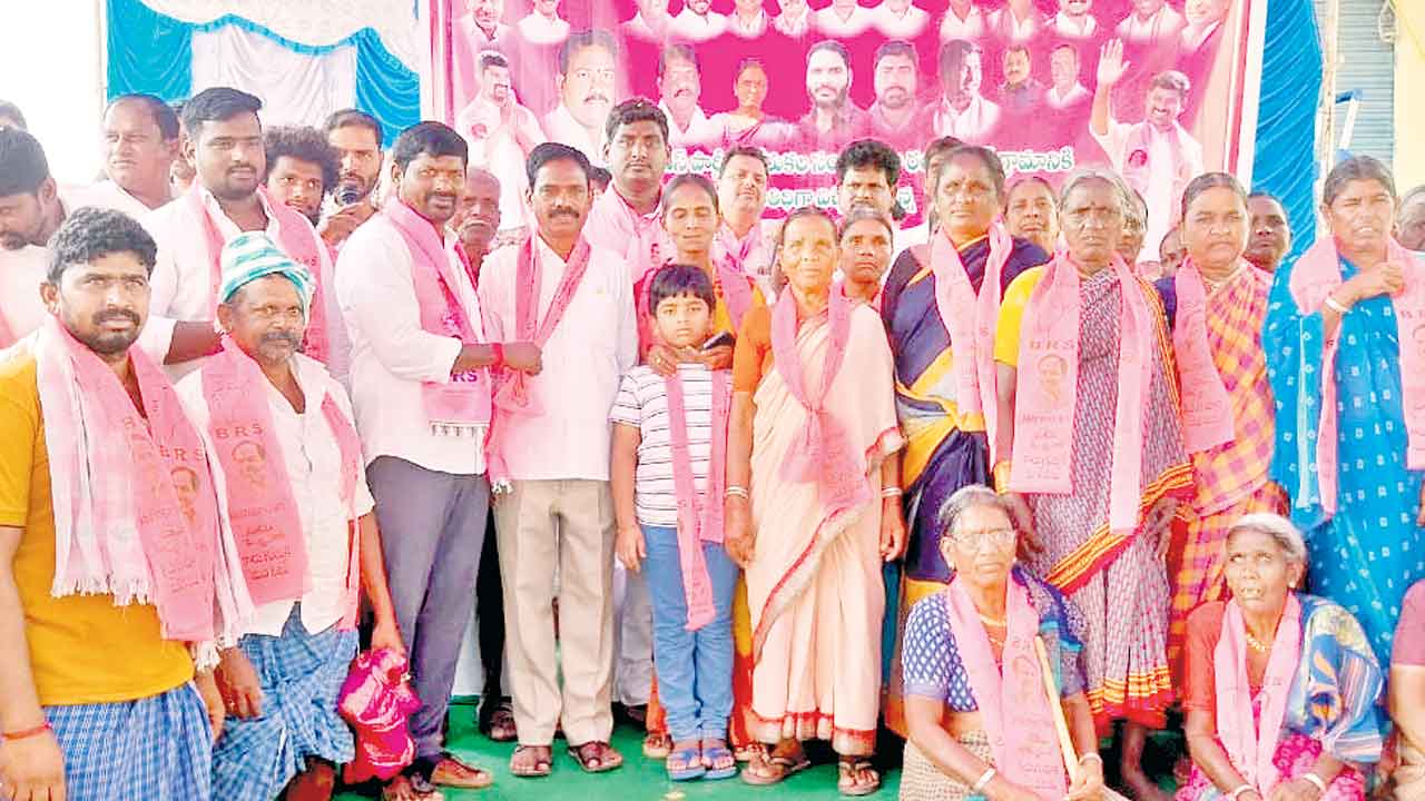టికెట్లు అమ్ముకుంటున్న రేటెంతరెడ్డి
